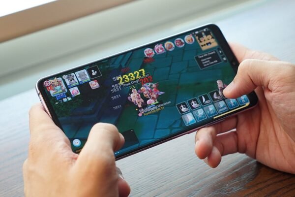 Game Mobile Terpopuler Saat Ini: Review Jujur dari Sisi Gameplay dan Monetisasi